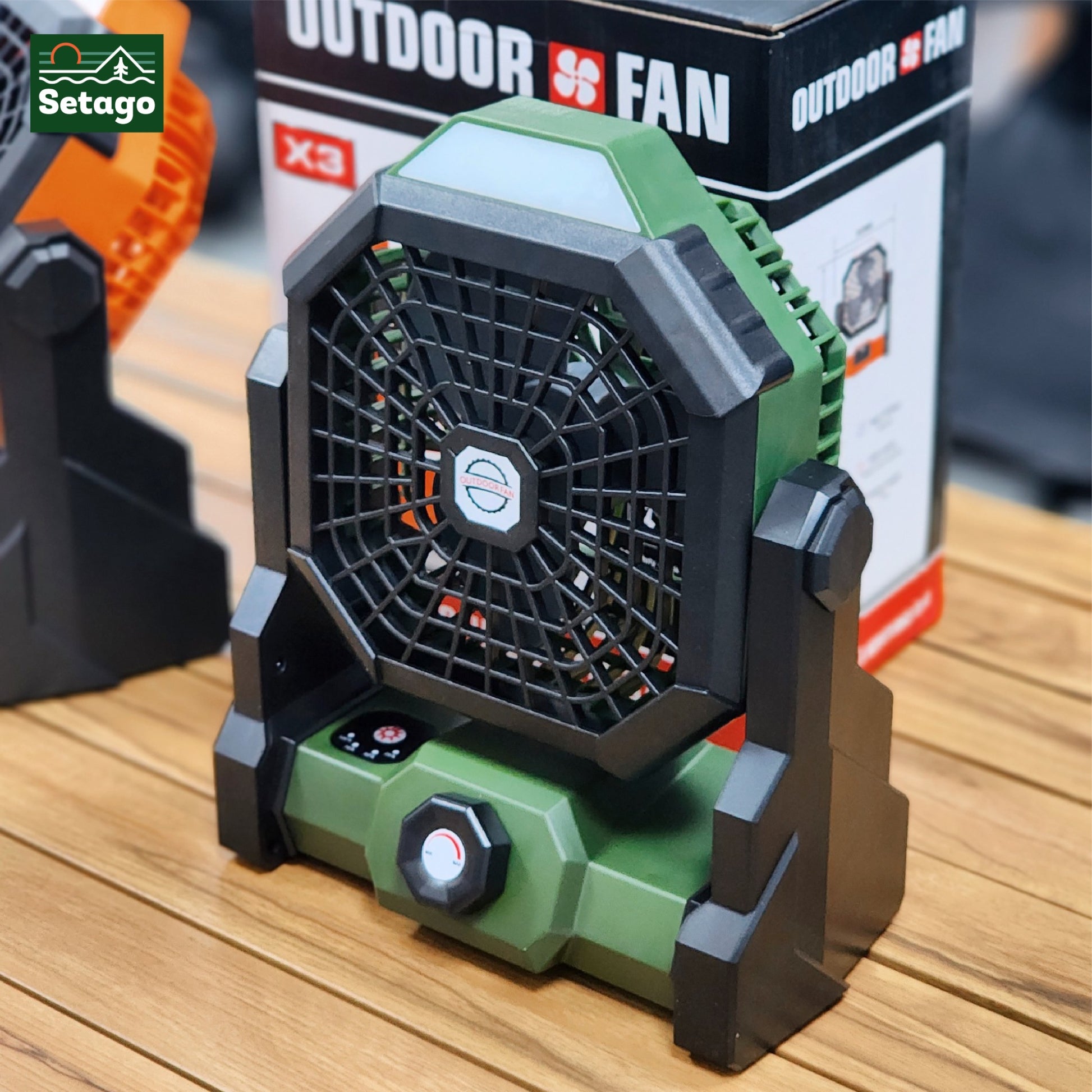 Quạt cắm trại kết hợp đèn chiếu sáng siêu tiết kiệm điện, gọn nhẹ dùng để bàn hoặc treo đều phù hợp