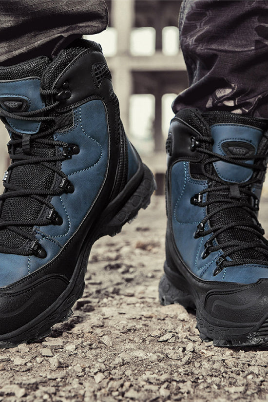 Giày dã ngoại cao cổ chống nước ADV Boots – dùng cho hoạt động leo núi, phượt, hoạt động ngoài trời, thể thao có khả năng chống nước.