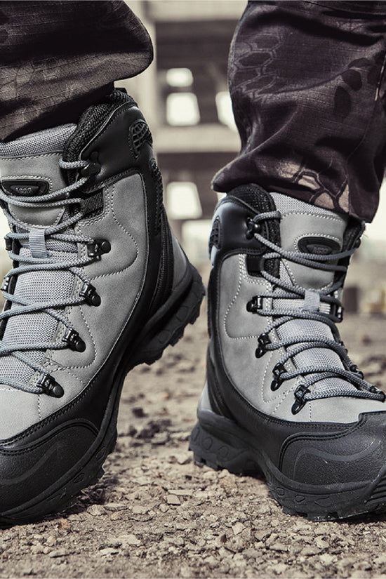 Giày dã ngoại cao cổ chống nước ADV Boots – dùng cho hoạt động leo núi, phượt, hoạt động ngoài trời, thể thao có khả năng chống nước.